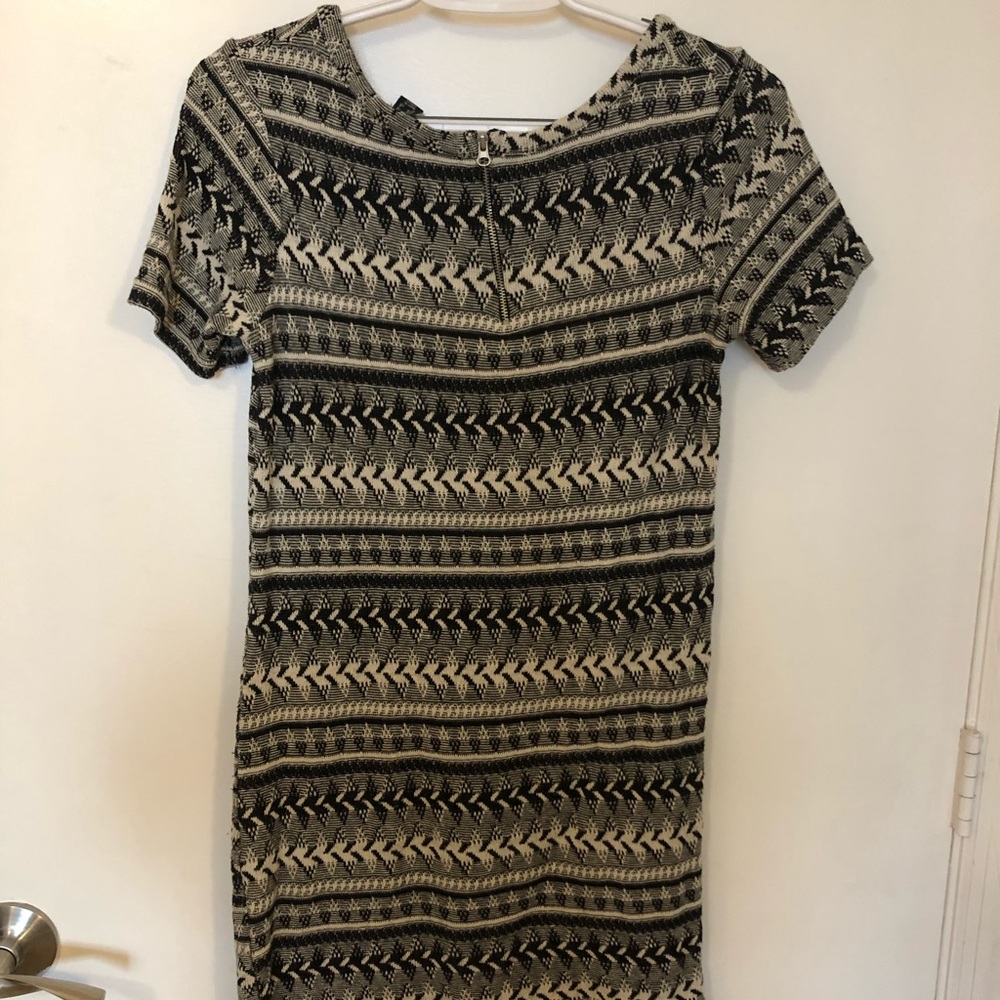Atmosphere dress - Picture 3 of 3